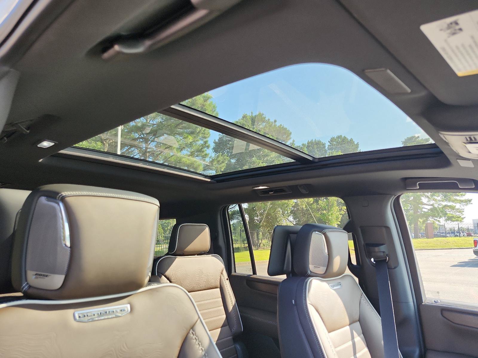 New 2026 GMC Yukon XL Denali Ultimate AWD/4WD image 8