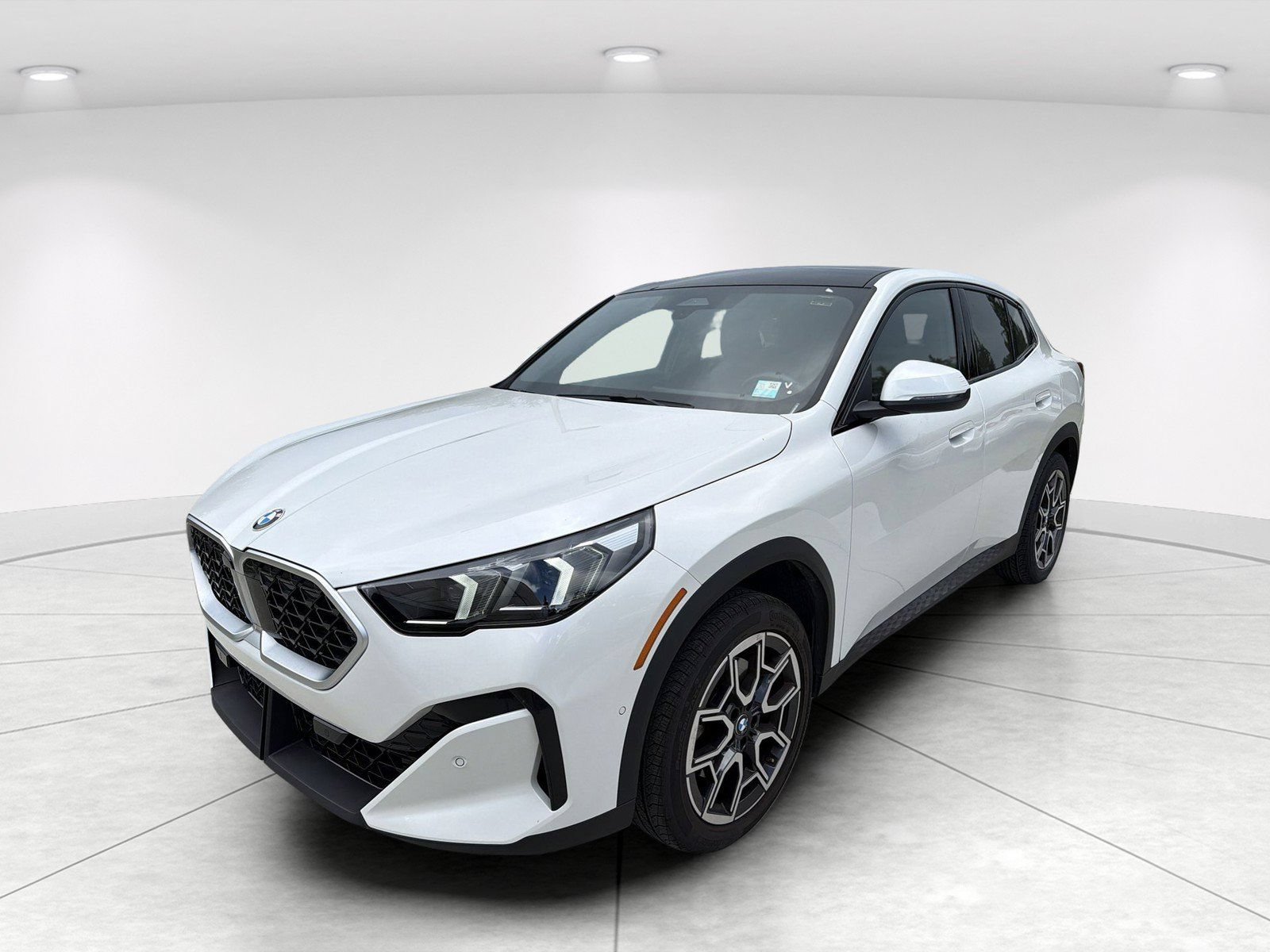 Certified 2025 BMW X2 xDrive28i AWD/4WD image 8