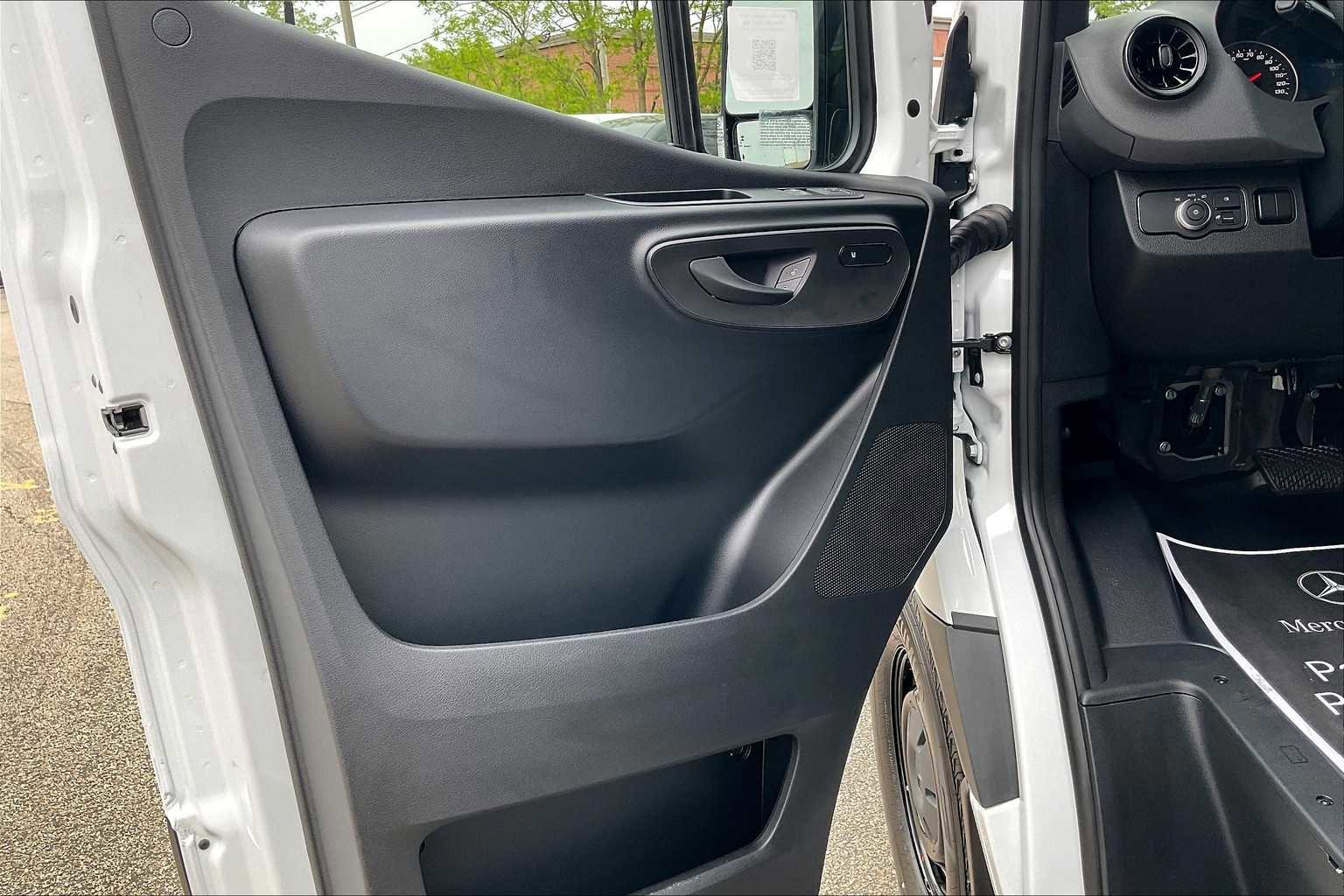 New 2025 Mercedes-Benz Sprinter 2500 image 12