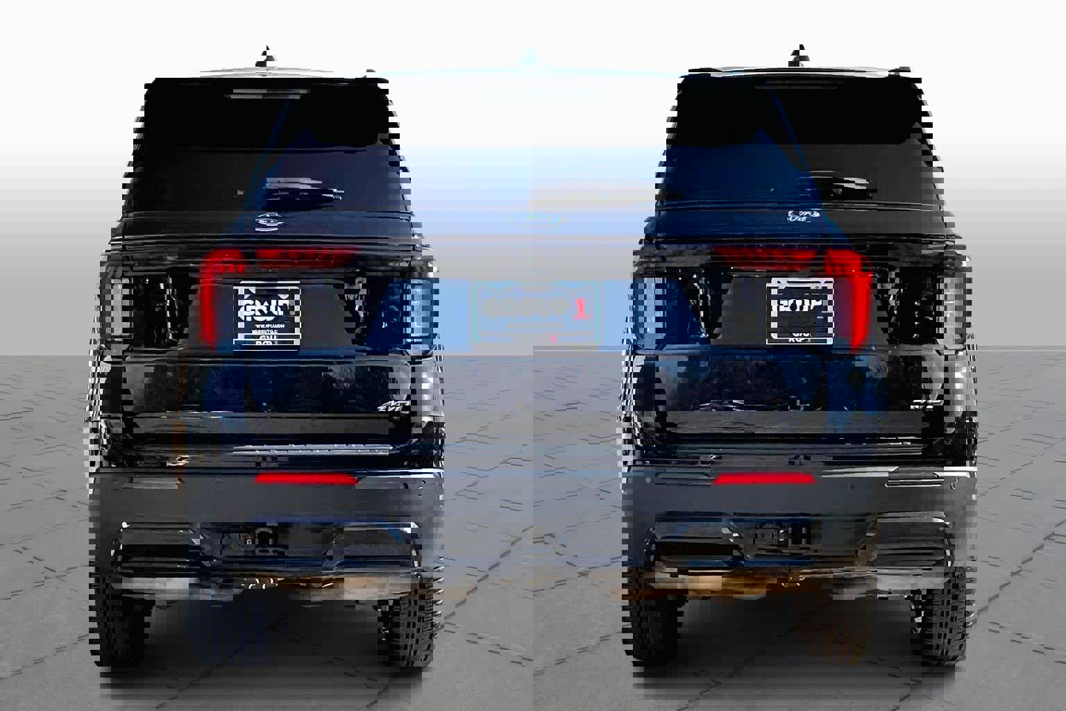 Used 2025 Ford Explorer ST-Line w/ ST-Line Street Pack image 5