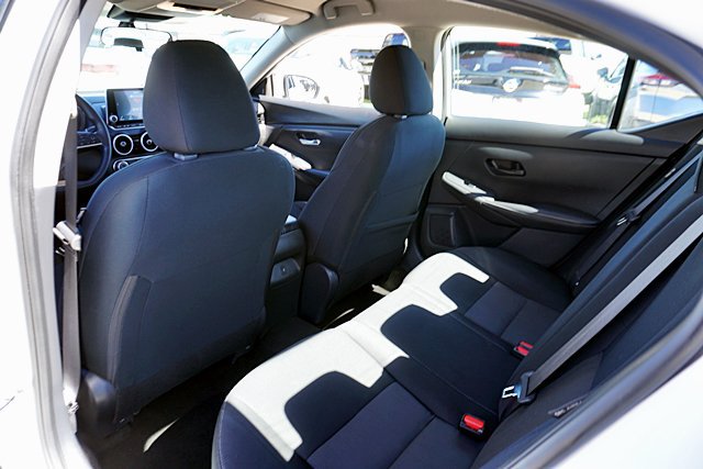 Used 2024 Nissan Sentra SV FWD image 25