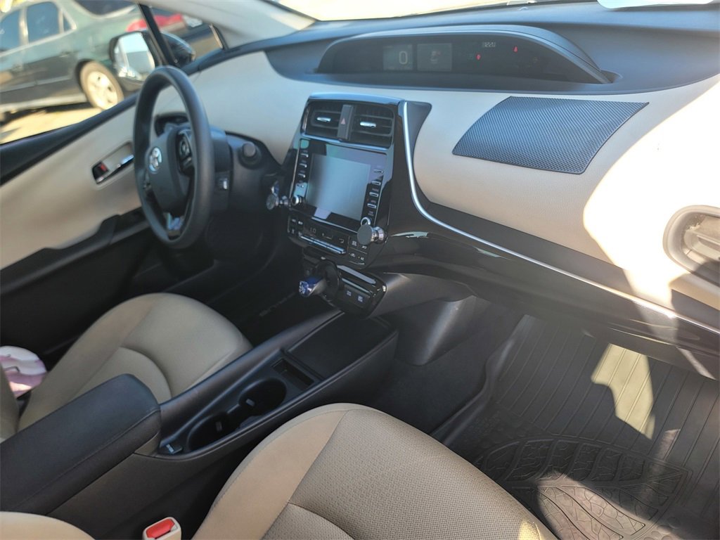 Used 2020 Toyota Prius LE image 22
