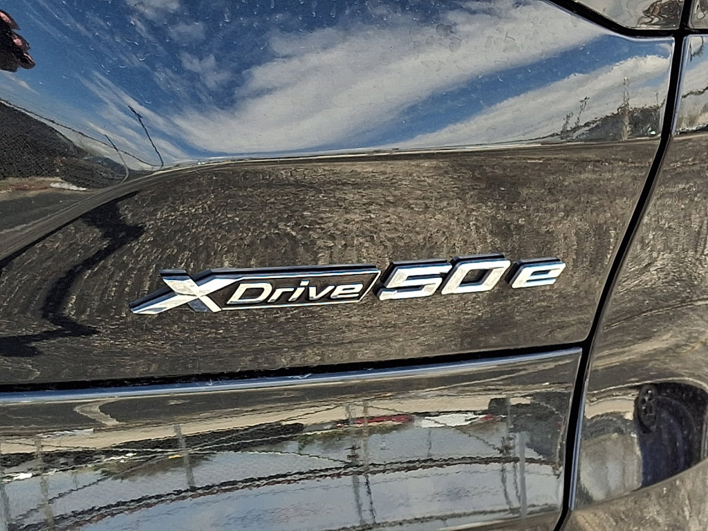 Used 2025 BMW X5 xDrive50e image 16