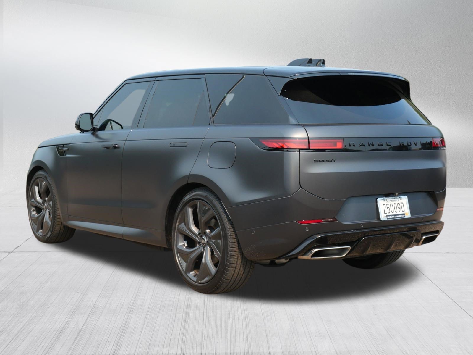 Certified 2025 Land Rover Range Rover Sport Dynamic SE AWD/4WD image 3