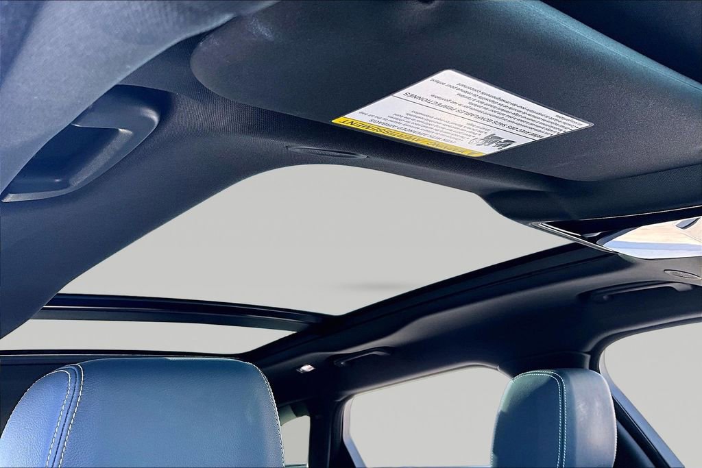 Certified 2023 Land Rover Range Rover Velar R-Dynamic S image 25