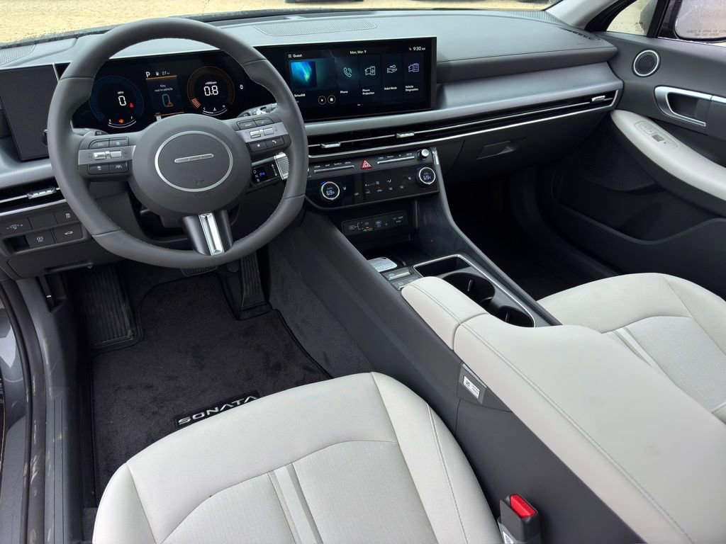 New 2026 Hyundai Sonata SEL FWD image 2