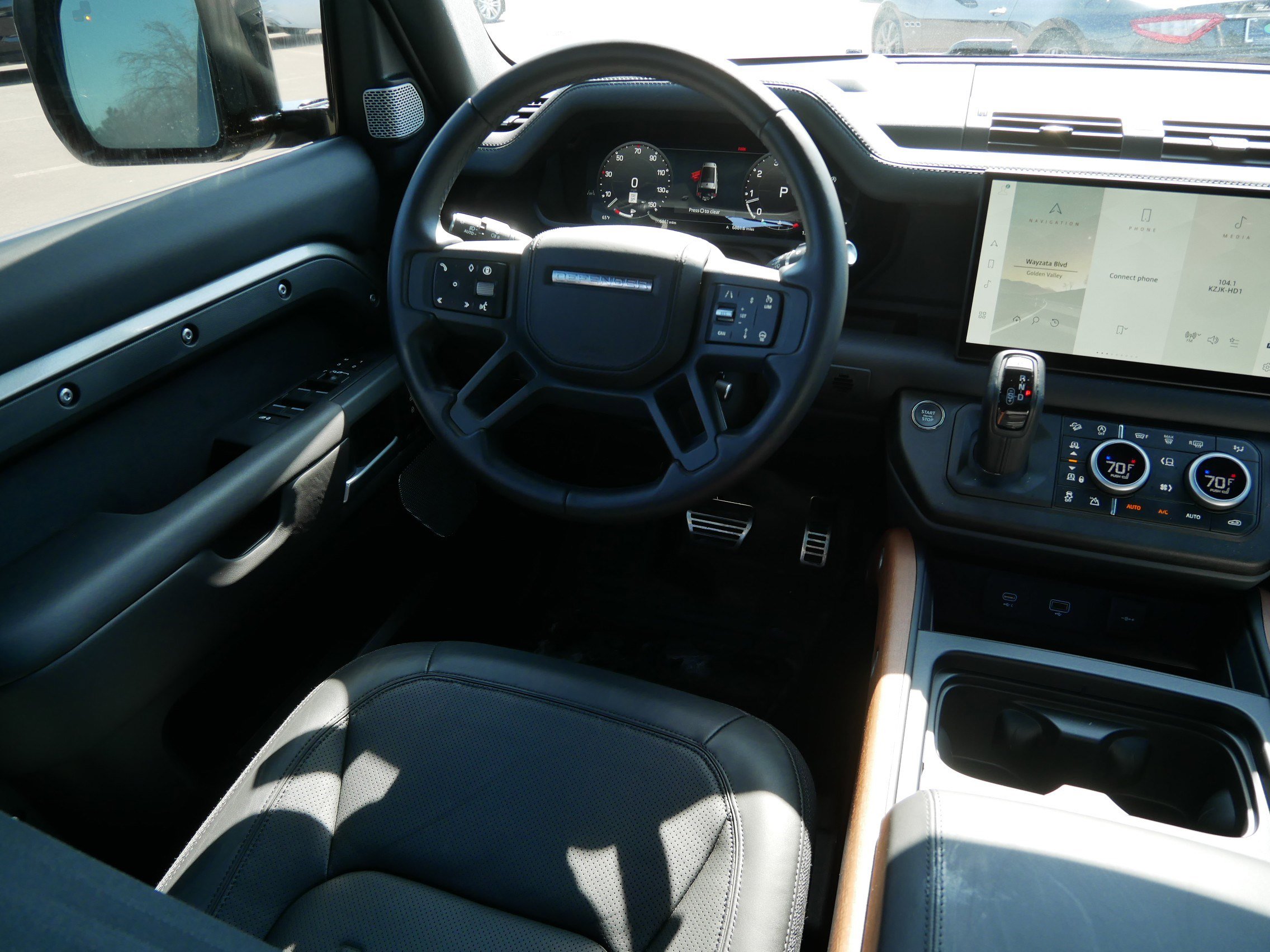 Used 2024 Land Rover Defender 130 X AWD/4WD image 9