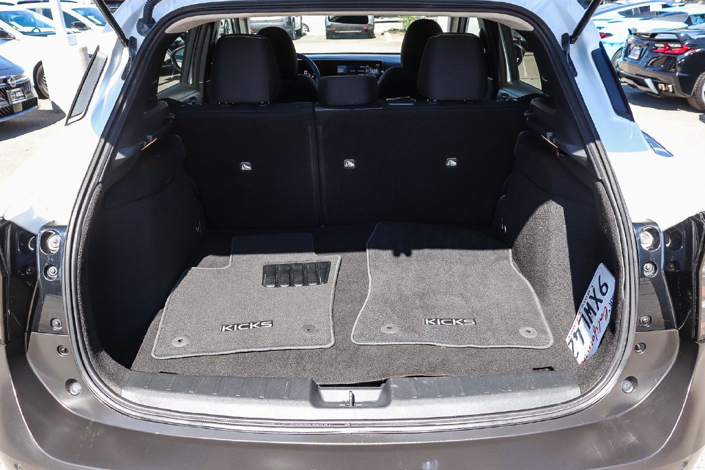 Used 2025 Nissan Kicks SV AWD/4WD image 25