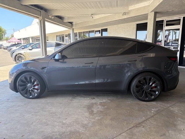 Used 2022 Tesla Model Y Performance AWD/4WD image 9