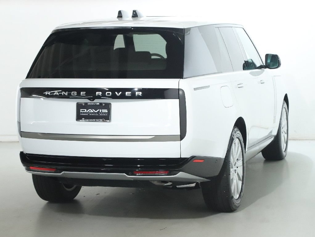 Used 2025 Land Rover Range Rover SE AWD/4WD image 9