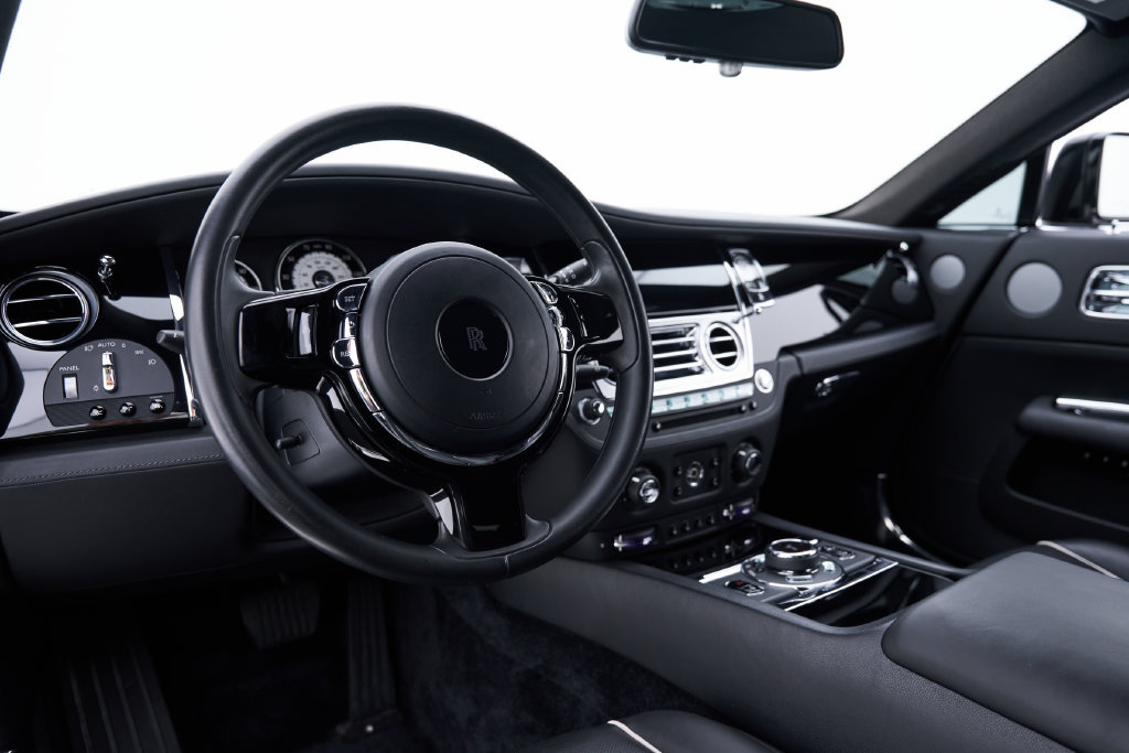 Used 2015 Rolls-Royce Wraith RWD image 2