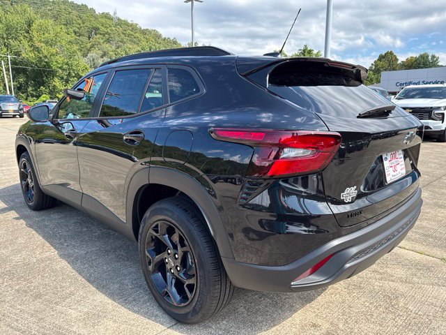 New 2026 Chevrolet Trax LT w/ Sunroof Package FWD image 5