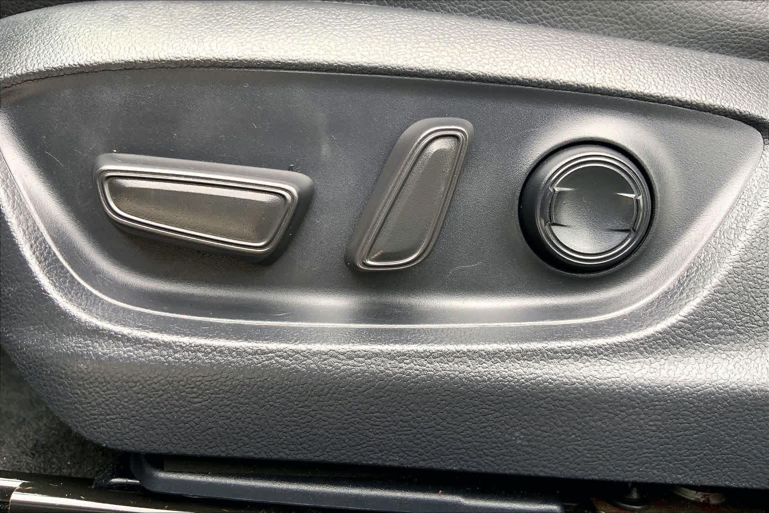 Used 2024 Toyota Camry SE FWD image 34