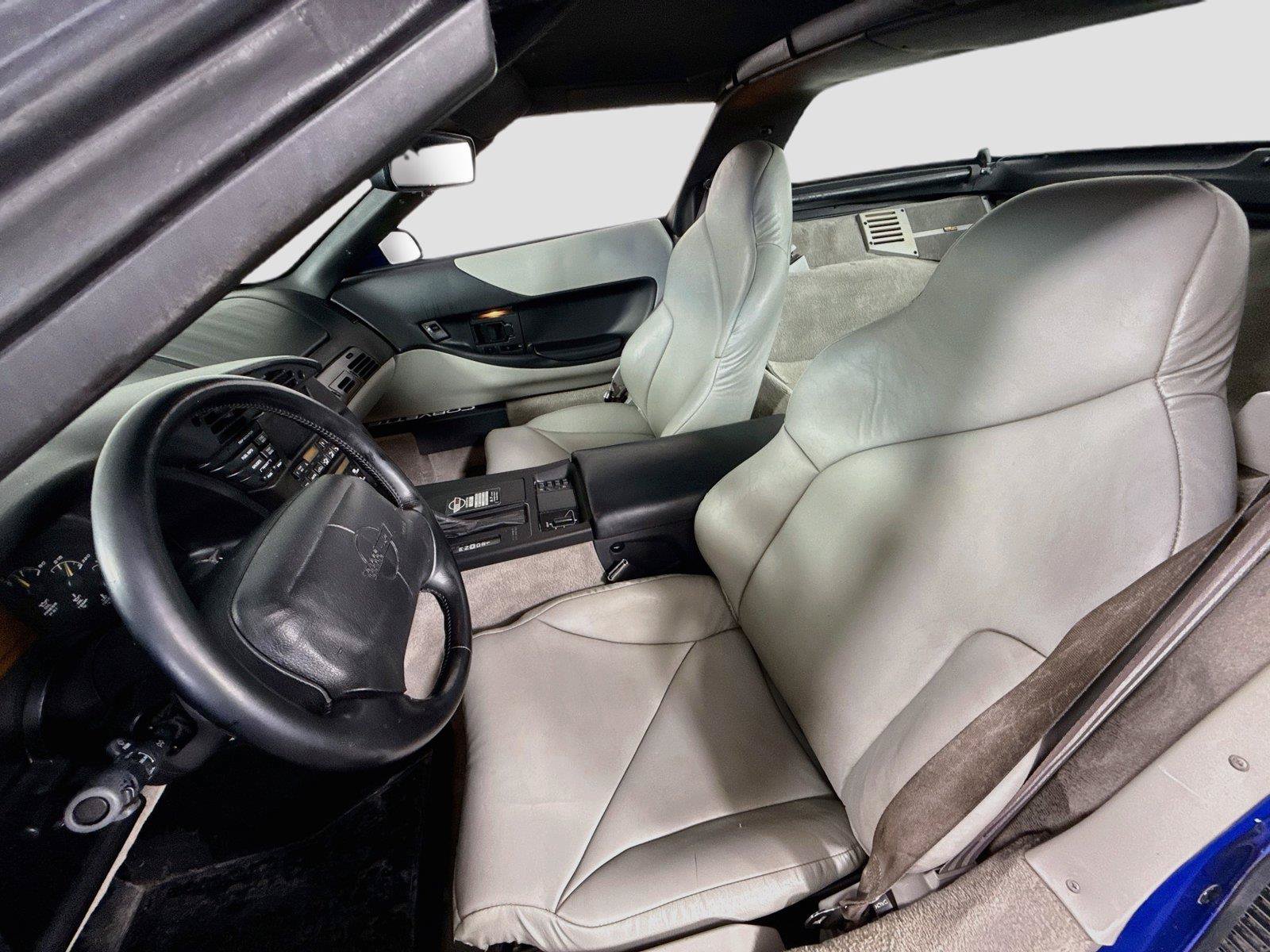 Used 1994 Chevrolet Corvette Coupe RWD image 12
