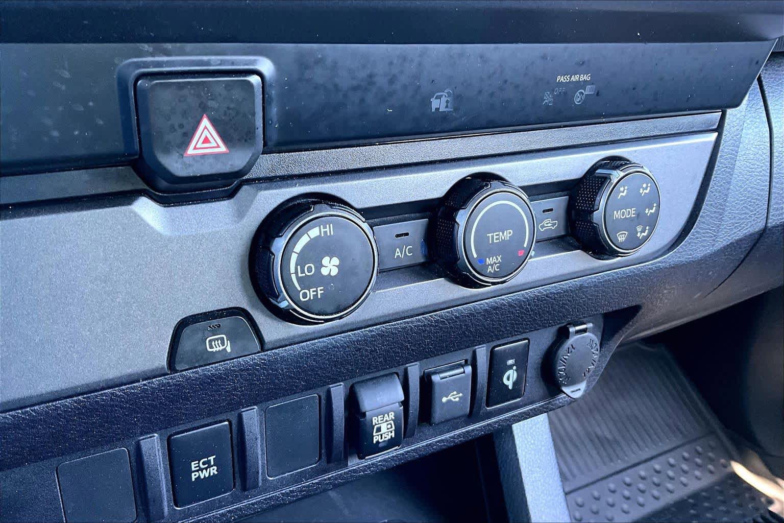 Used 2020 Toyota Tacoma TRD Sport RWD image 32