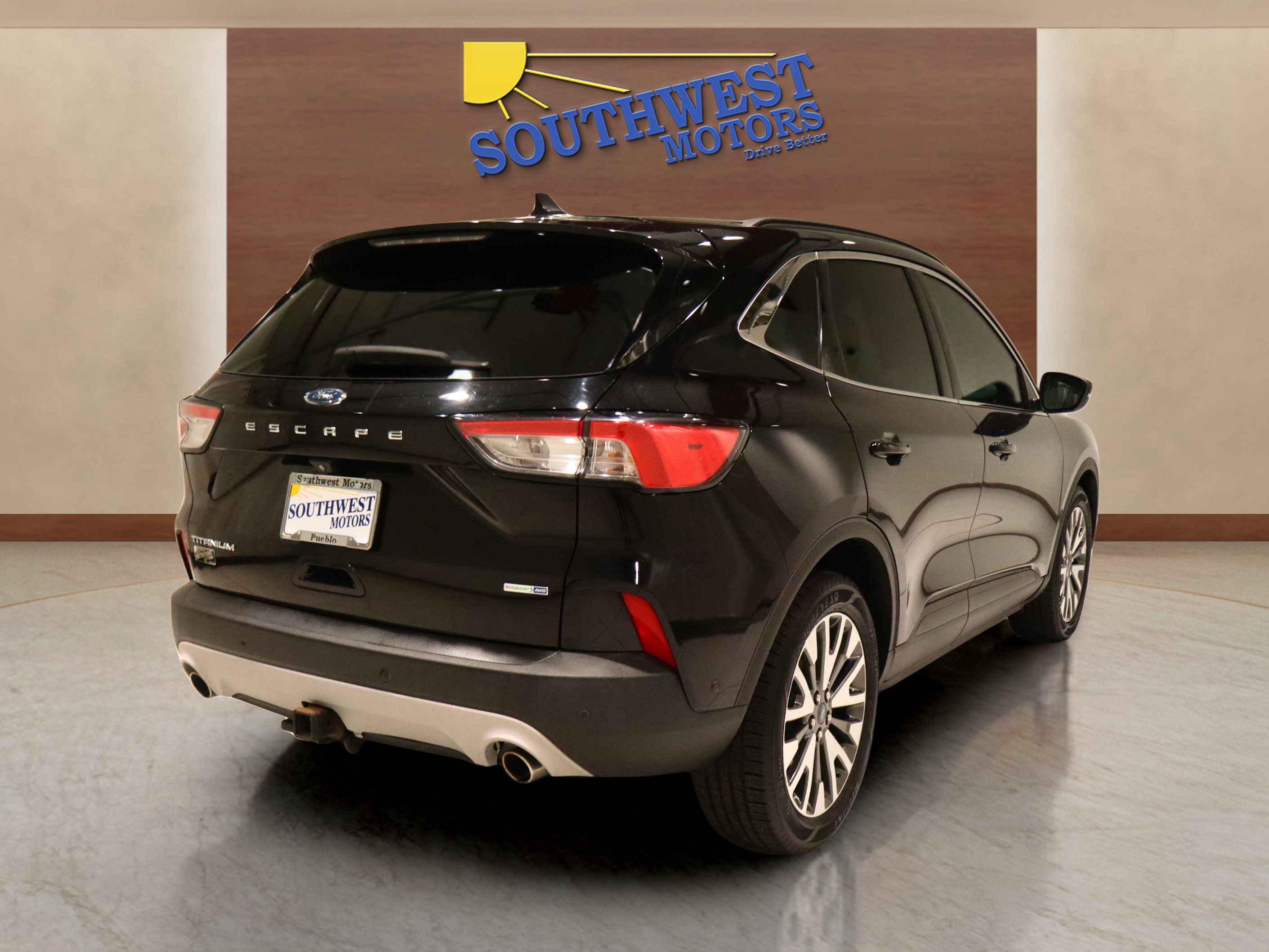 Used 2020 Ford Escape Titanium image 4