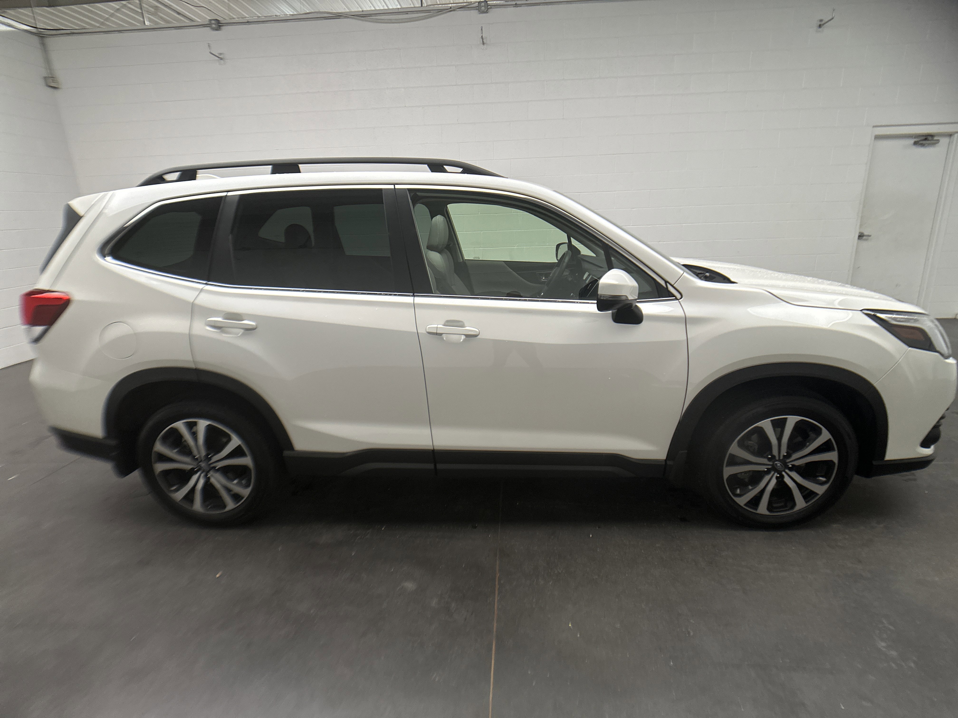 Used 2022 Subaru Forester Limited image 10