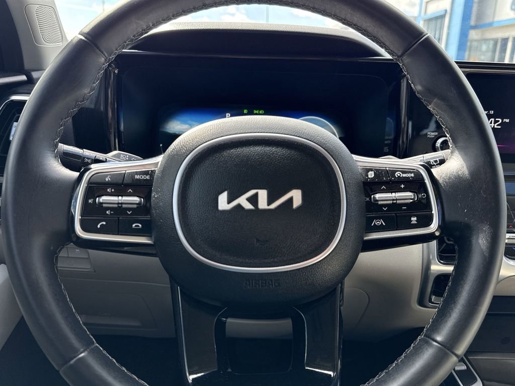 Used 2023 Kia Sorento SX image 11