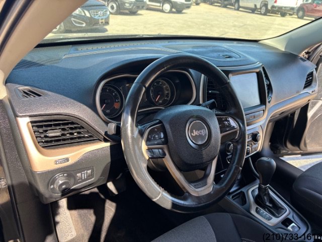 Used 2014 Jeep Cherokee Latitude FWD image 18