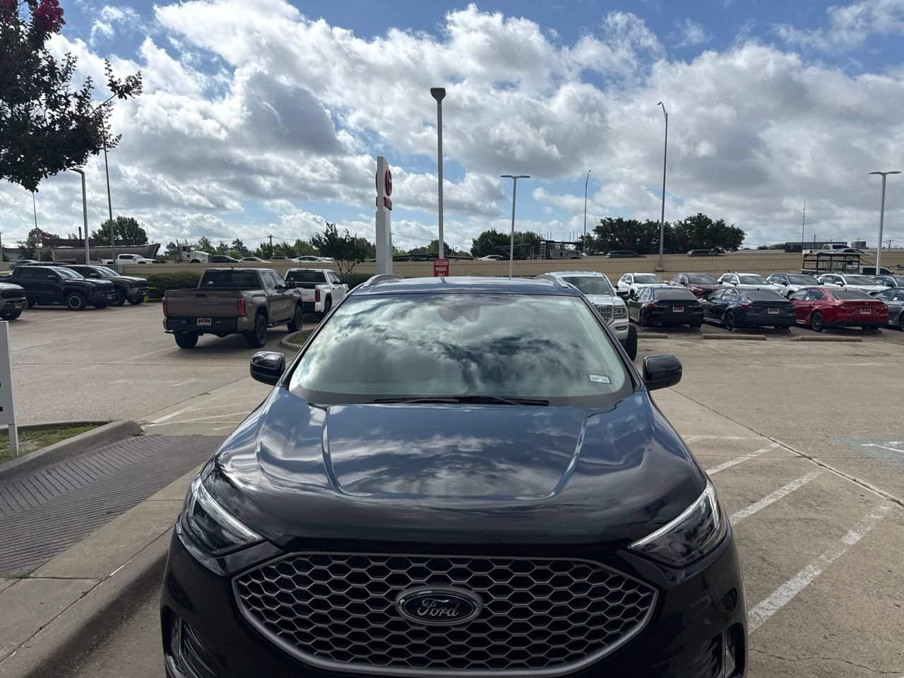 Used 2023 Ford Edge SEL w/ Convenience Package AWD/4WD image 2