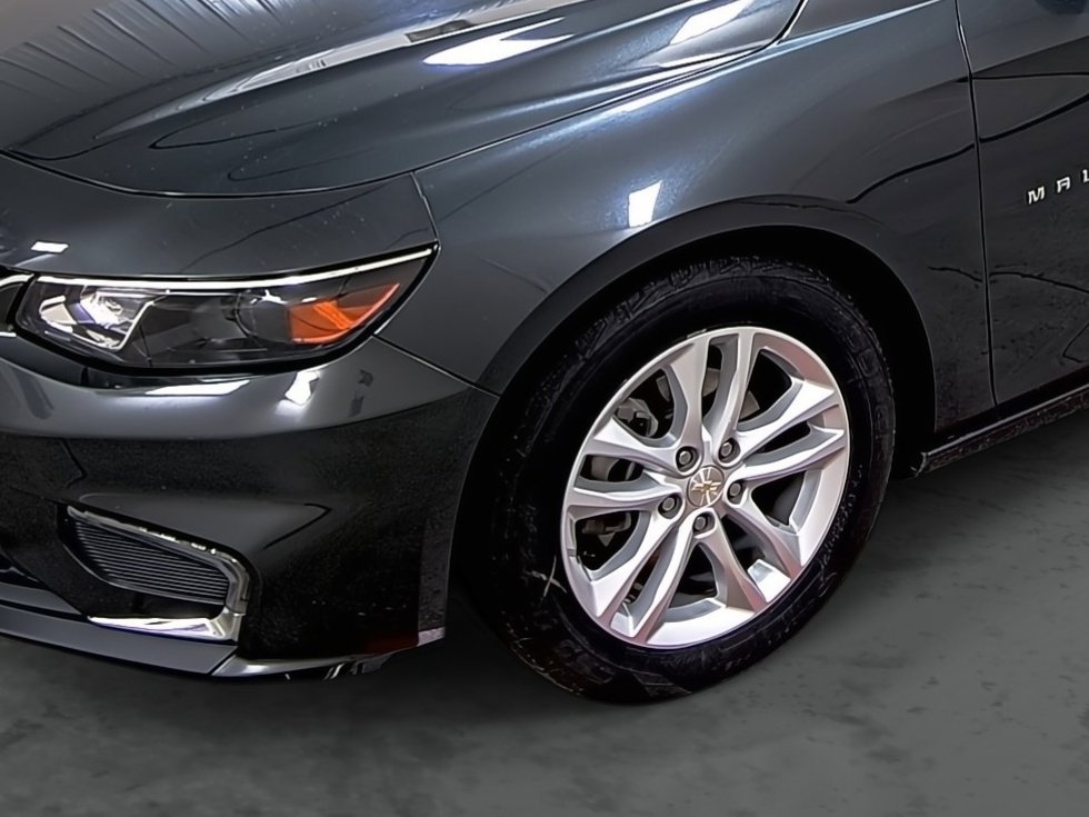 Used 2017 Chevrolet Malibu LT w/ Leather Package image 7