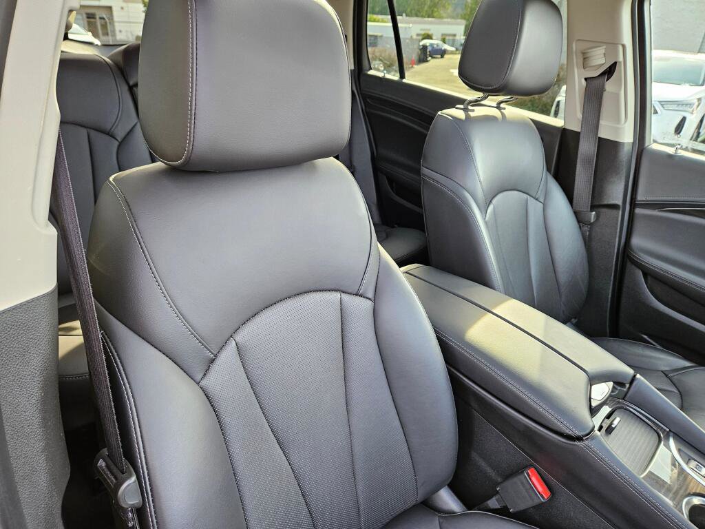 Used 2019 Buick Envision Essence image 11