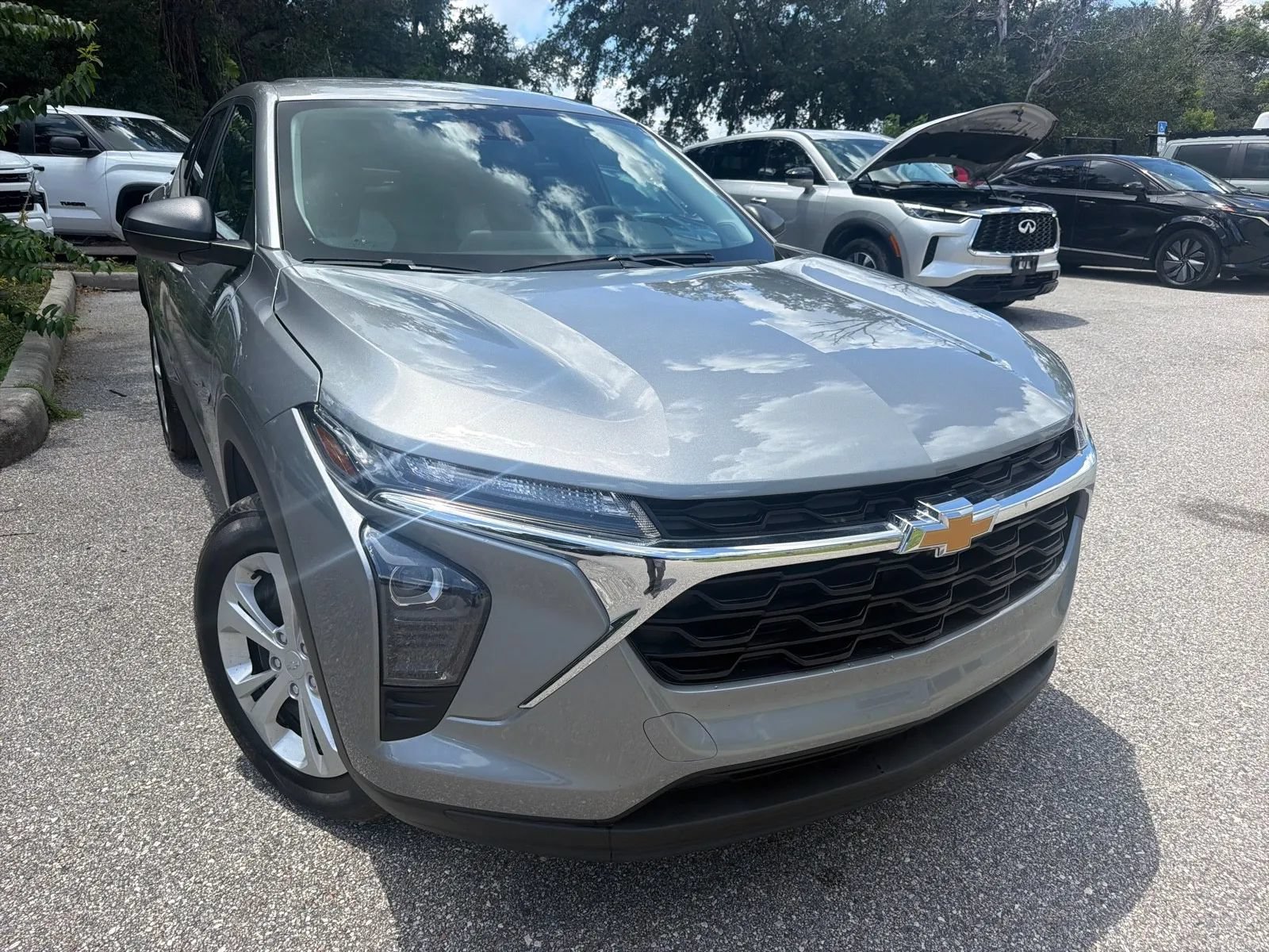Used 2026 Chevrolet Trax LS FWD image 5