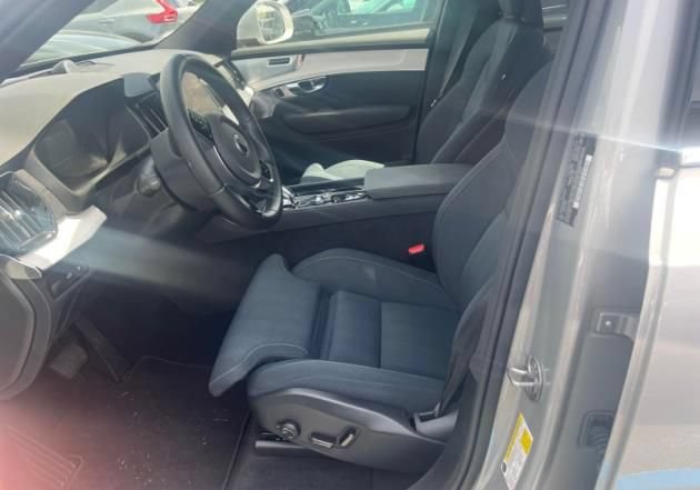 Used 2025 Volvo XC90 T8 Ultra AWD/4WD image 2