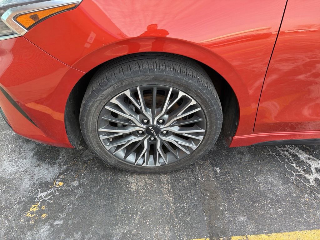 Used 2022 Kia Forte GT-Line image 2