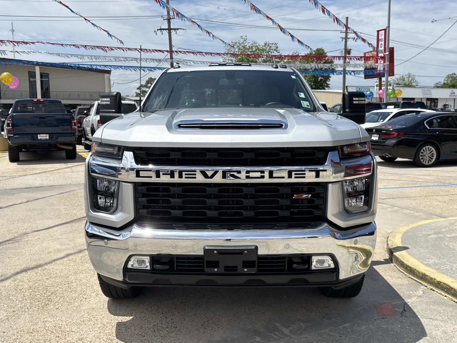 Used 2023 Chevrolet Silverado 2500 LT w/ Convenience Package image 2