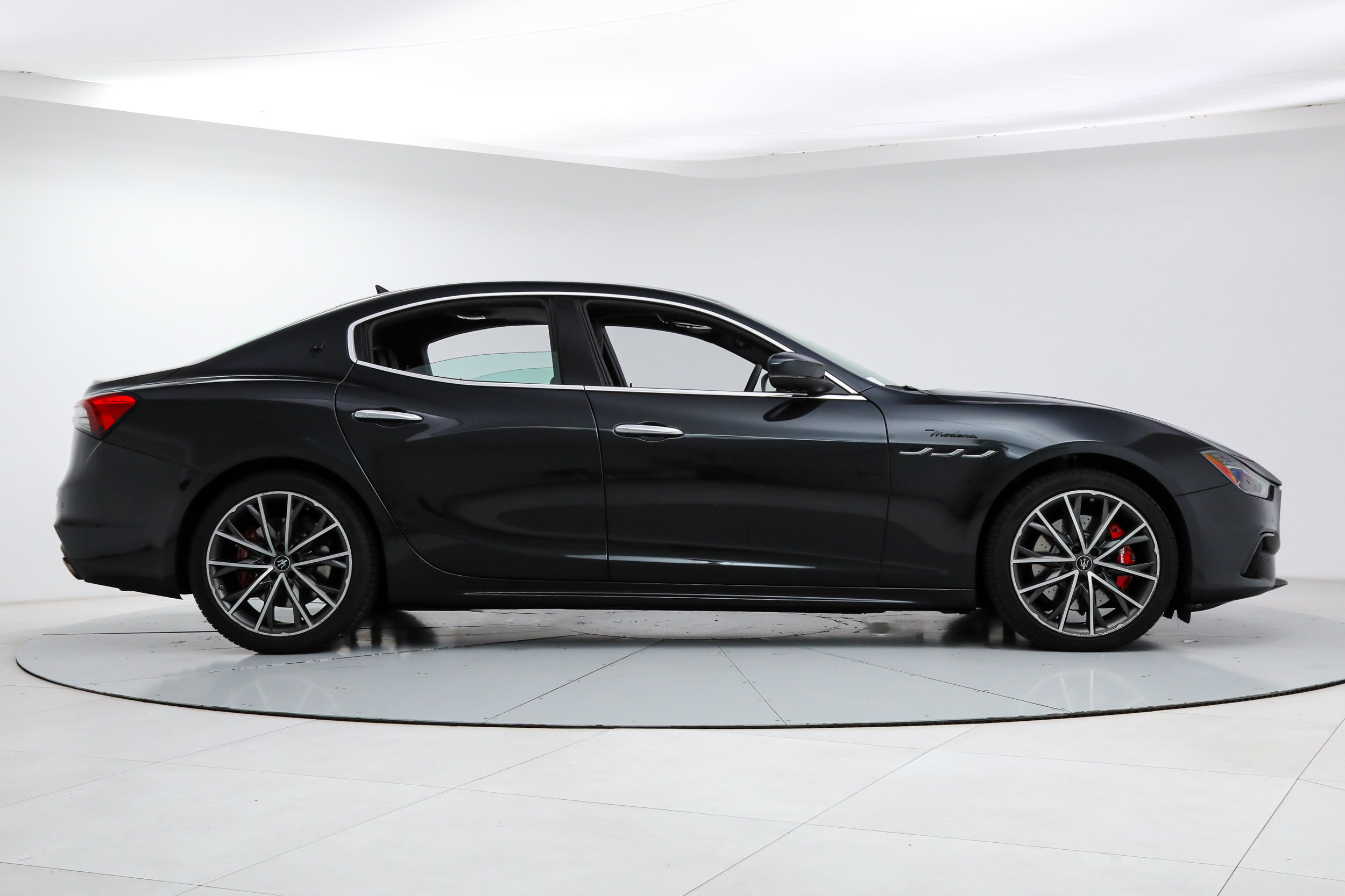 Certified 2023 Maserati Ghibli Modena RWD image 6