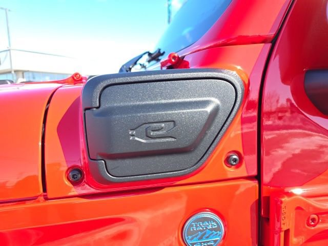 Used 2025 Jeep Wrangler Unlimited Sahara w/ Safety Group AWD/4WD image 55