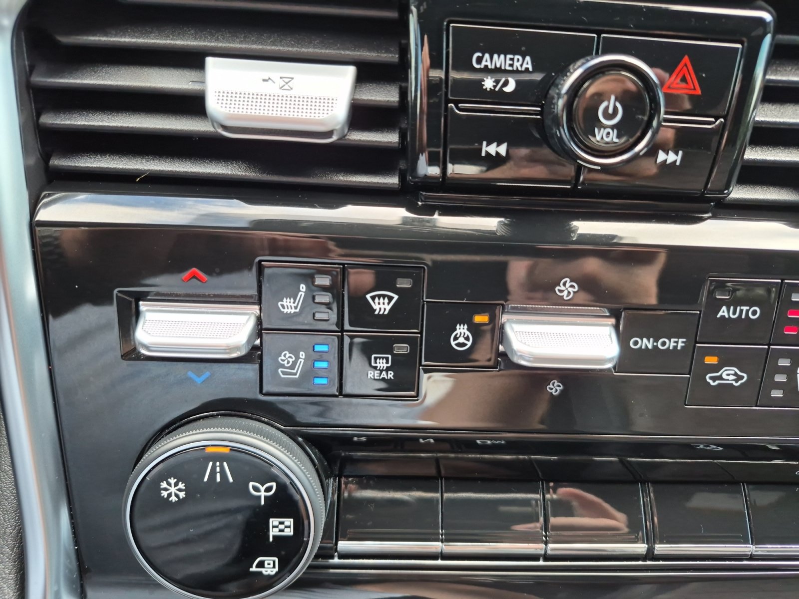 Used 2025 Nissan Armada Platinum RWD image 26