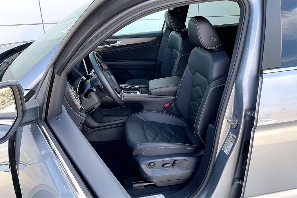 Used 2026 Volkswagen Atlas Cross Sport SE FWD image 25