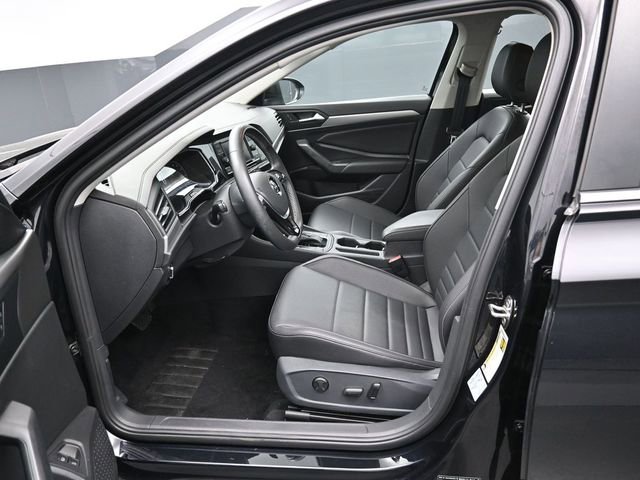 Used 2021 Volkswagen Jetta SE image 9