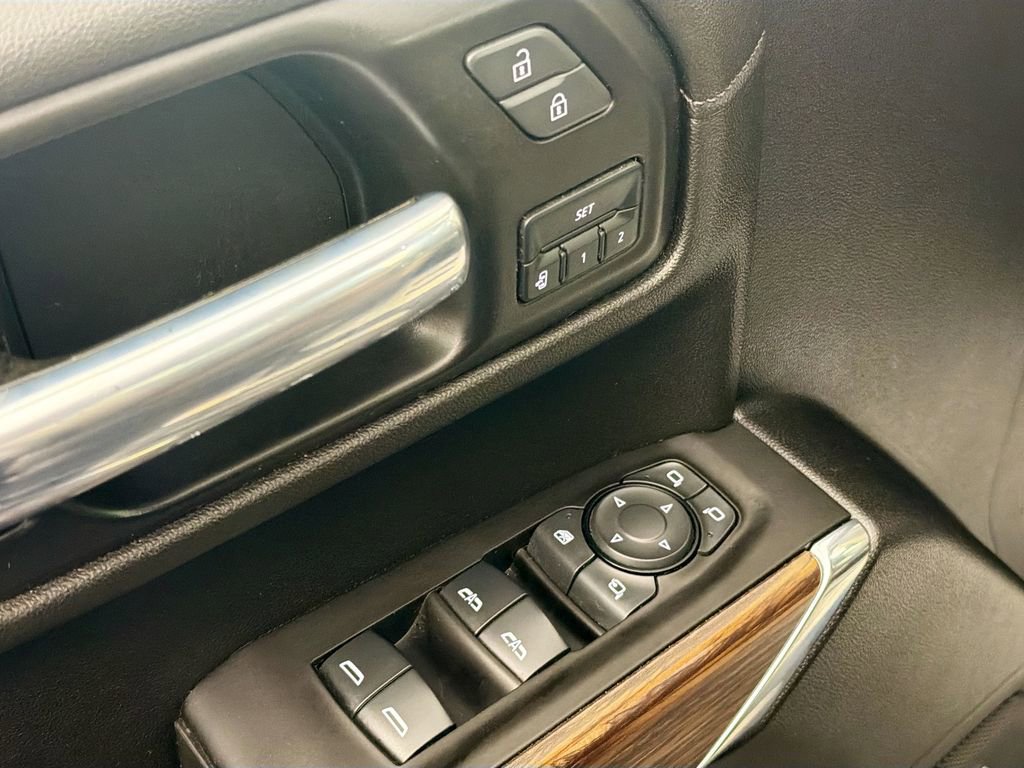 Used 2021 Chevrolet Silverado 1500 High Country w/ Technology Package image 18