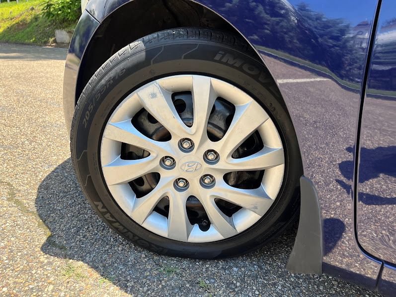 Used 2013 Hyundai Elantra GLS FWD image 43