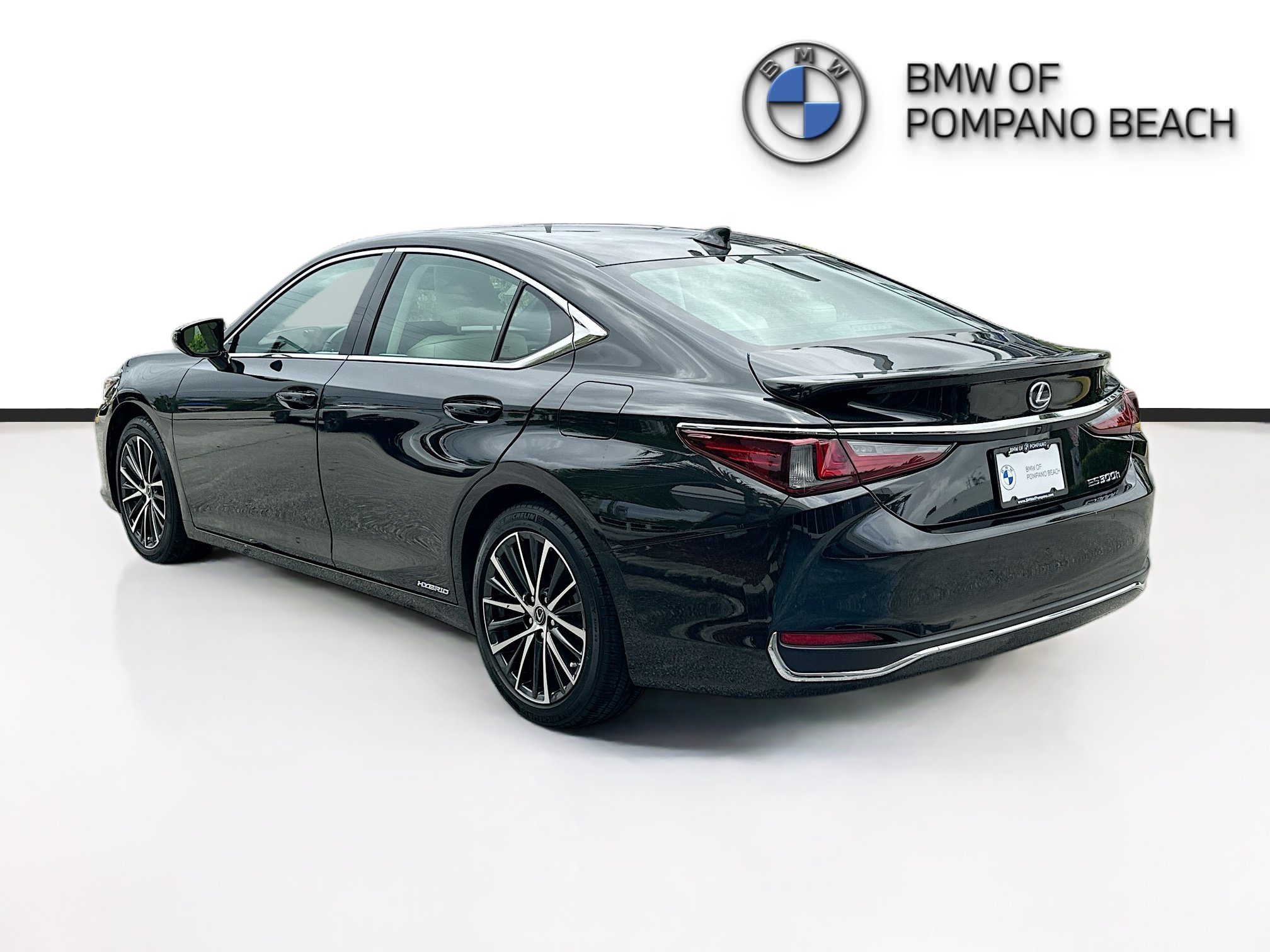 Used 2022 Lexus ES 300h w/ Premium Package FWD image 5