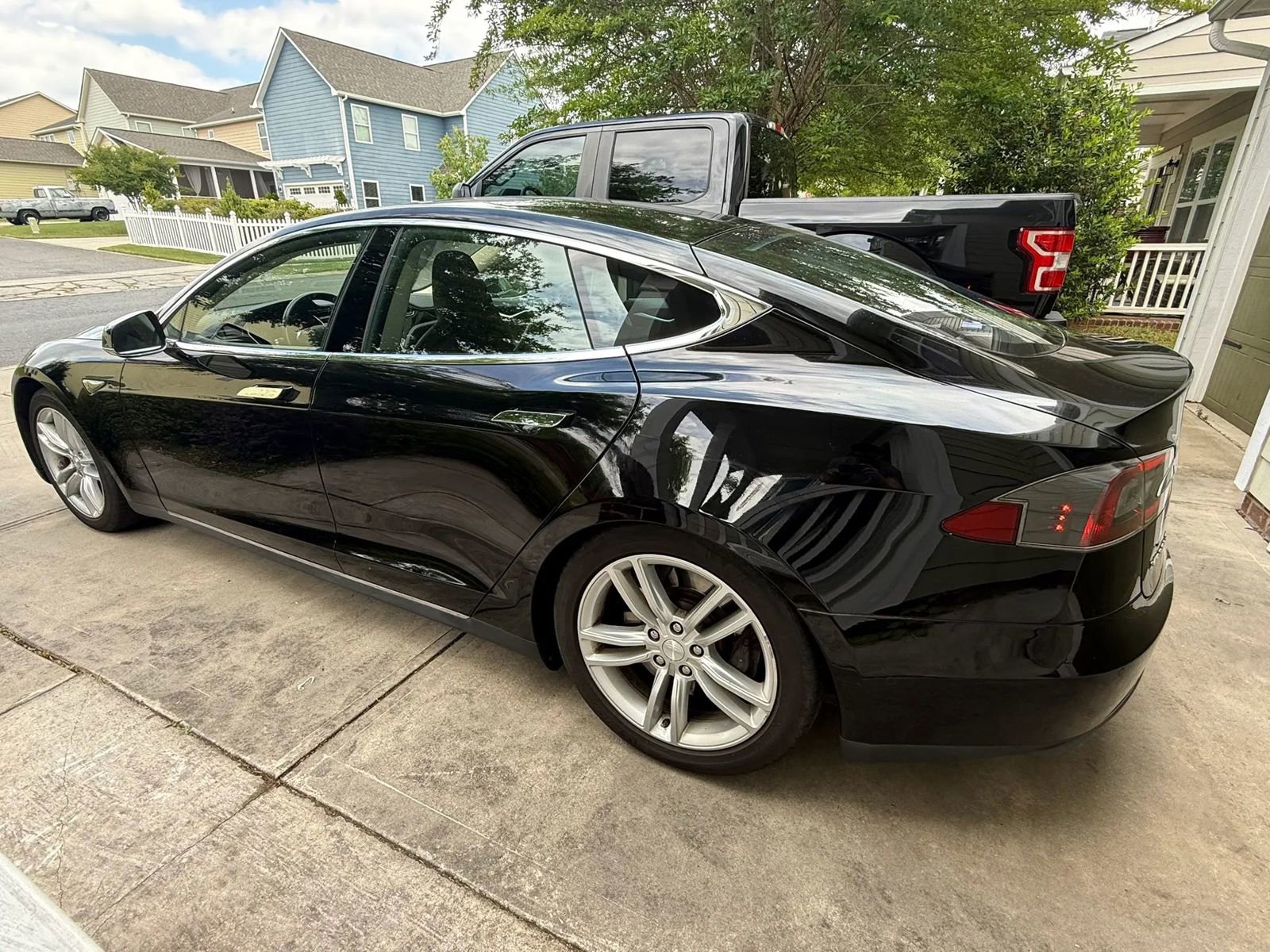 Used 2015 Tesla Model S 70D AWD/4WD image 5