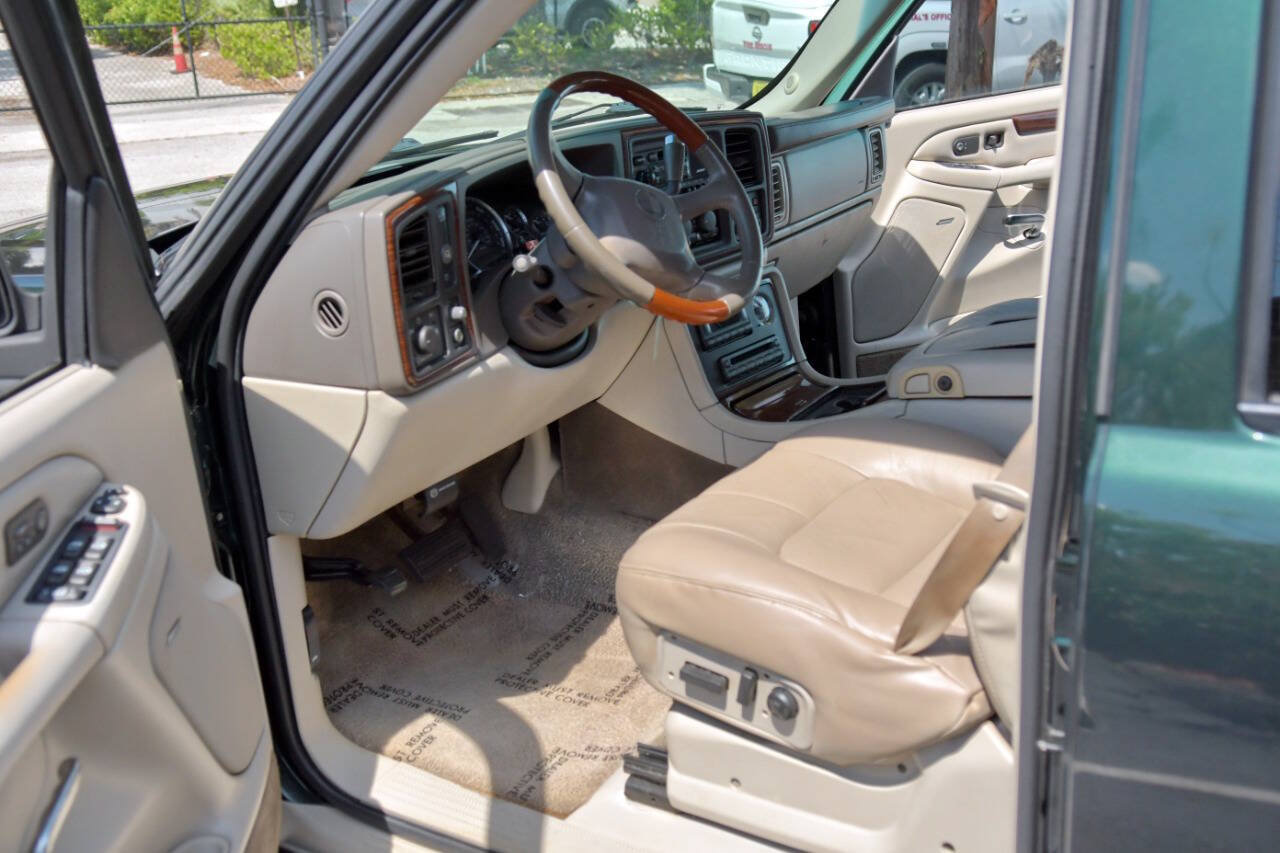 Used 2002 Cadillac Escalade AWD image 18