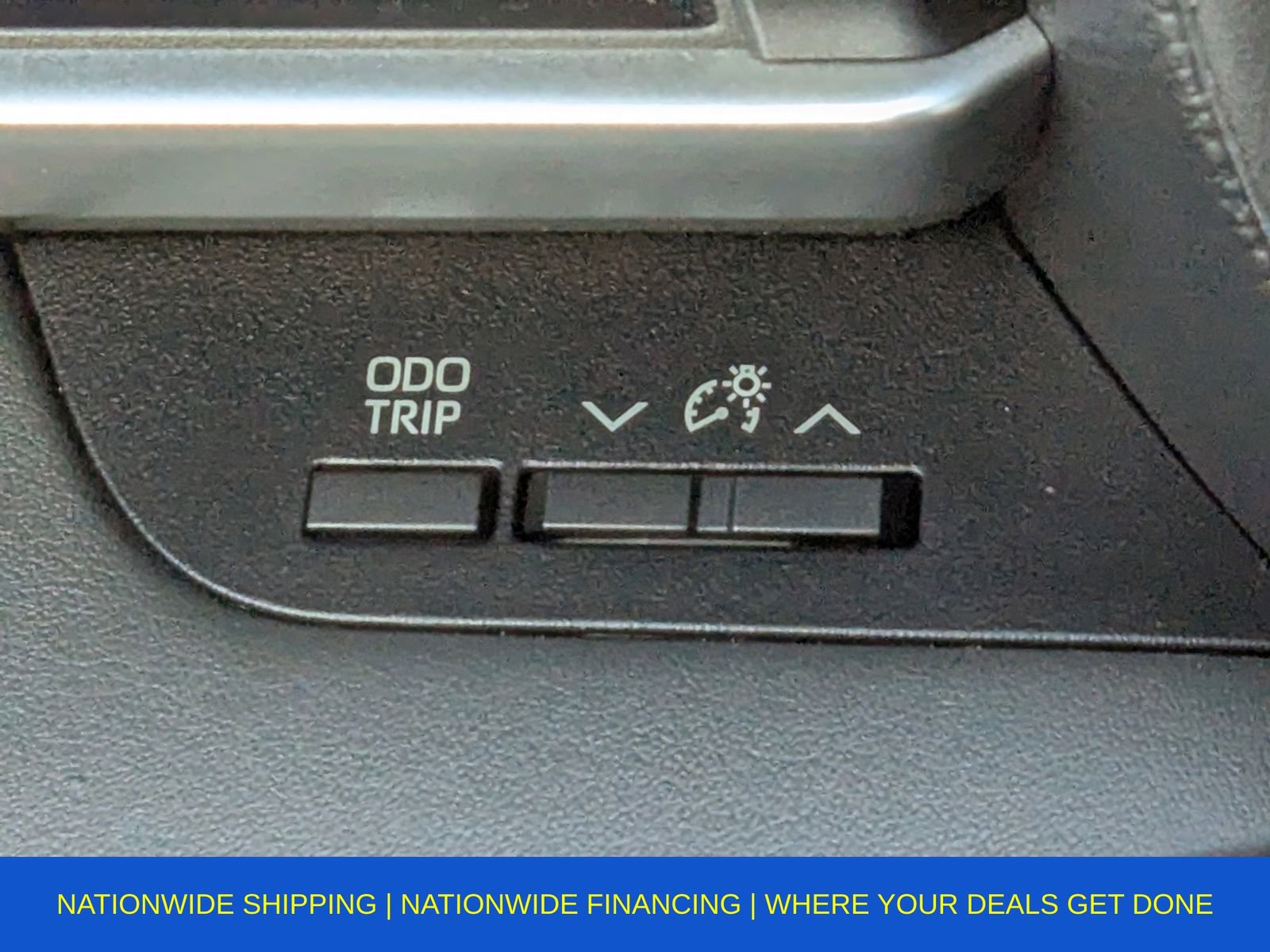 Used 2023 Toyota Highlander L image 40