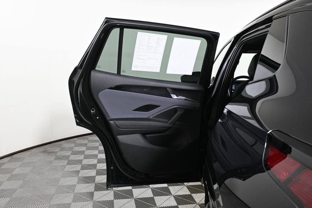 Used 2025 Volkswagen Tiguan SE R-Line AWD/4WD image 30