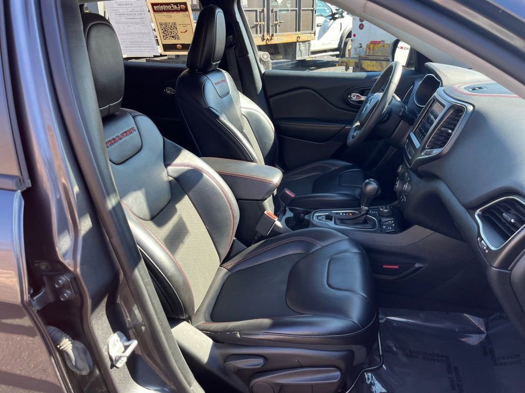 Used 2022 Jeep Cherokee Trailhawk w/ Trailer Tow Group image 22