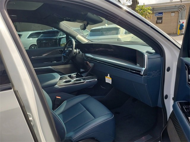New 2025 Cadillac Escalade IQ Sport 2 w/ LPO, ONYX Package image 28