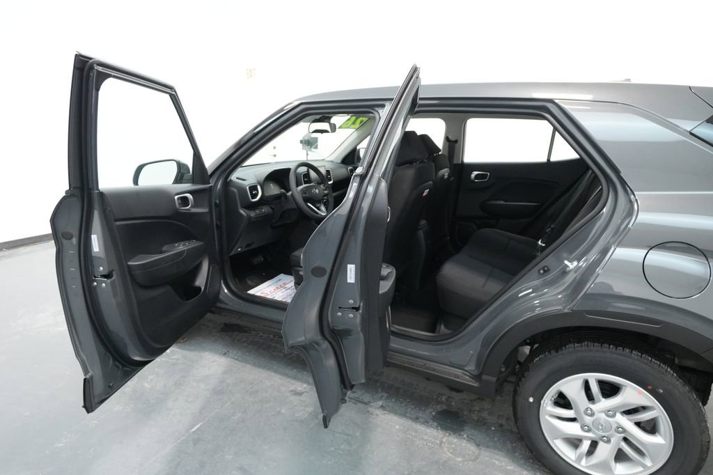 New 2026 Hyundai Venue SE image 17