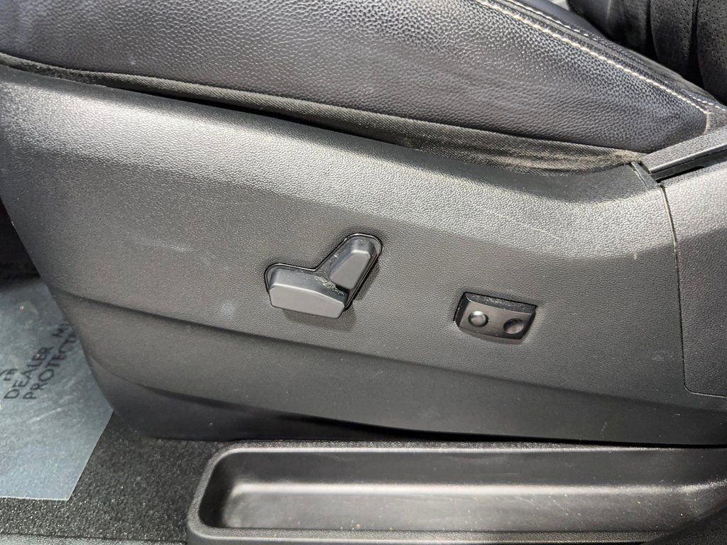 Used 2018 Dodge Grand Caravan SXT w/ Blacktop Package image 34