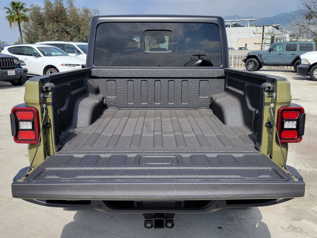 New 2026 Jeep Gladiator Sport AWD/4WD image 17