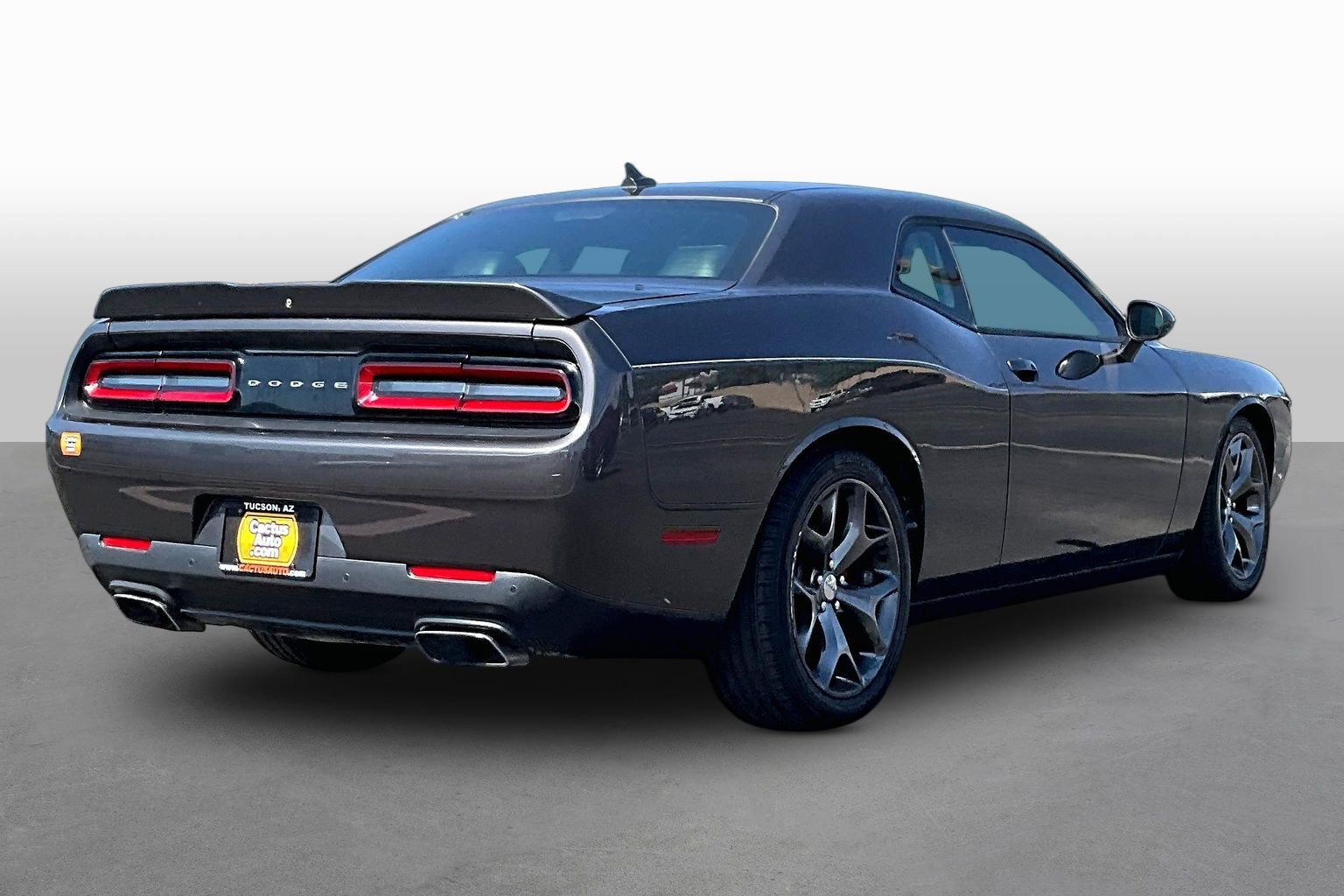 Used 2015 Dodge Challenger R/T Plus RWD image 2