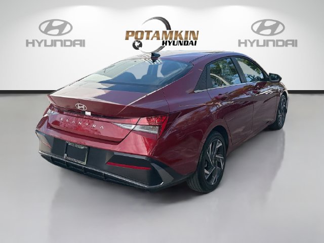 Certified 2025 Hyundai Elantra SEL FWD image 6