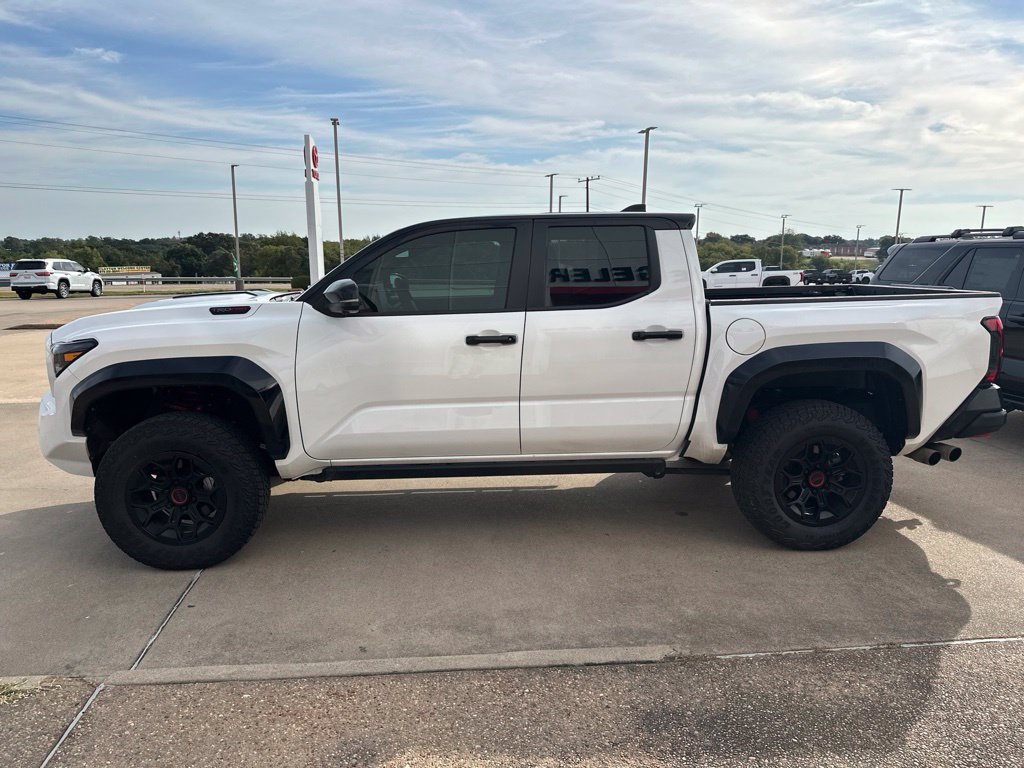 Used 2025 Toyota Tacoma TRD Pro AWD/4WD image 4